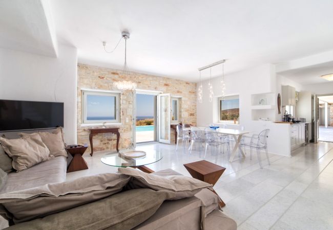 Villa à Paros - Eos - Villa pour 10 personnes proche de la plage de Golden Beach (Grèce) Villa à Paros - Eos - Villa pour 10 personnes proche de la plage de Golden Beach (Grèce)