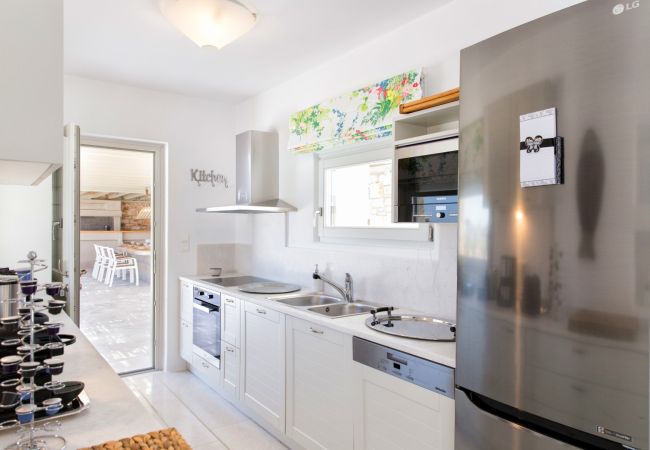 Villa à Paros - Eos - Villa pour 10 personnes proche de la plage de Golden Beach (Grèce) Villa à Paros - Eos - Villa pour 10 personnes proche de la plage de Golden Beach (Grèce)