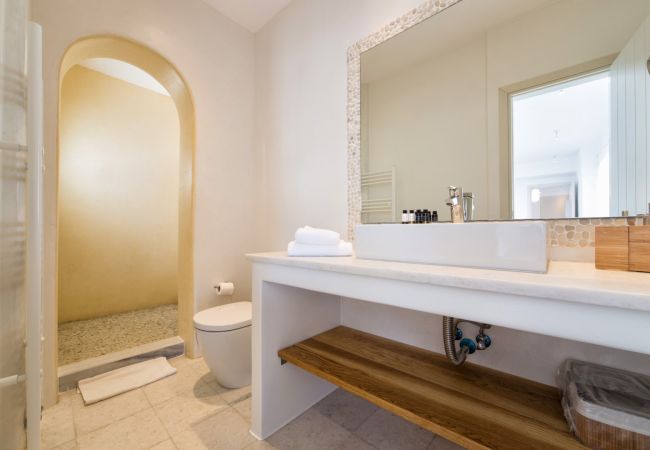 Villa à Paros - Eos - Villa pour 10 personnes proche de la plage de Golden Beach (Grèce) Villa à Paros - Eos - Villa pour 10 personnes proche de la plage de Golden Beach (Grèce)