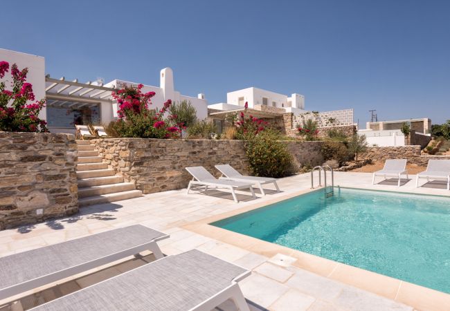 Villa à Paros - Eridan - Maison spectaculaire pour 8 avec piscine et belles vues sur la mer en Grèce Villa à Paros - Eridan - Maison spectaculaire pour 8 avec piscine et belles vues sur la mer en Grèce