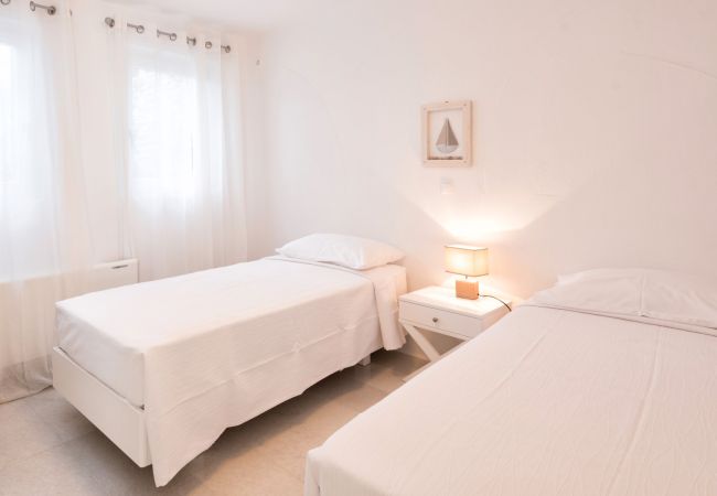 Villa à Paros - Eridan - Maison spectaculaire pour 8 avec piscine et belles vues sur la mer en Grèce Villa à Paros - Eridan - Maison spectaculaire pour 8 avec piscine et belles vues sur la mer en Grèce