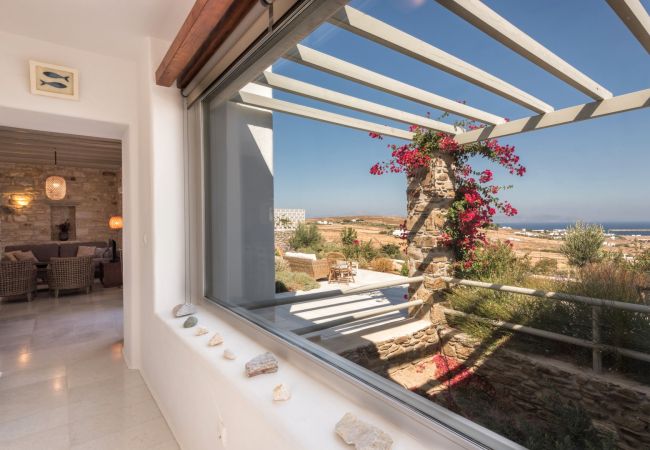Villa à Paros - Eridan - Maison spectaculaire pour 8 avec piscine et belles vues sur la mer en Grèce Villa à Paros - Eridan - Maison spectaculaire pour 8 avec piscine et belles vues sur la mer en Grèce