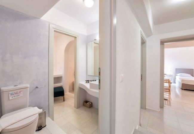 Villa à Paros - Tzane - Villa pour 10 personnes avec piscine proche plage de Paros (Grèce) Villa à Paros - Tzane - Villa pour 10 personnes avec piscine proche plage de Paros (Grèce)