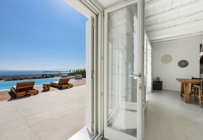 Villa à Paros - Lenora-Spectaculaire maison de 4 chambres avec de belles vues sur la mer près de Golden Beach (Grèce) Villa à Paros - Lenora-Spectaculaire maison de 4 chambres avec de belles vues sur la mer près de Golden Beach (Grèce)