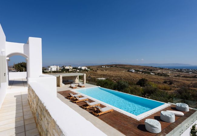 Villa à Paros - Lenora-Spectaculaire maison de 4 chambres avec de belles vues sur la mer près de Golden Beach (Grèce) Villa à Paros - Lenora-Spectaculaire maison de 4 chambres avec de belles vues sur la mer près de Golden Beach (Grèce)