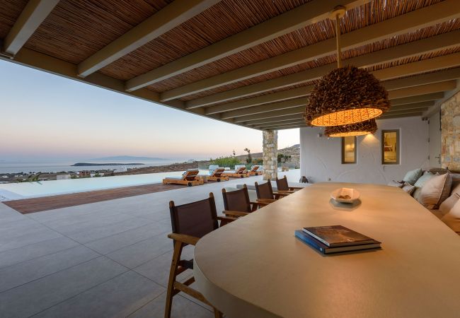 Villa à Paros - Lenora-Spectaculaire maison de 4 chambres avec de belles vues sur la mer près de Golden Beach (Grèce) Villa à Paros - Lenora-Spectaculaire maison de 4 chambres avec de belles vues sur la mer près de Golden Beach (Grèce)