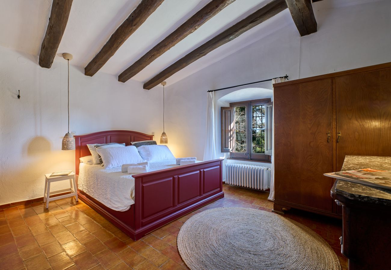 Villa à Mont-ras - 1 Mas Pagès, maison rurale pour 9 personnes avec jardin et piscine privée