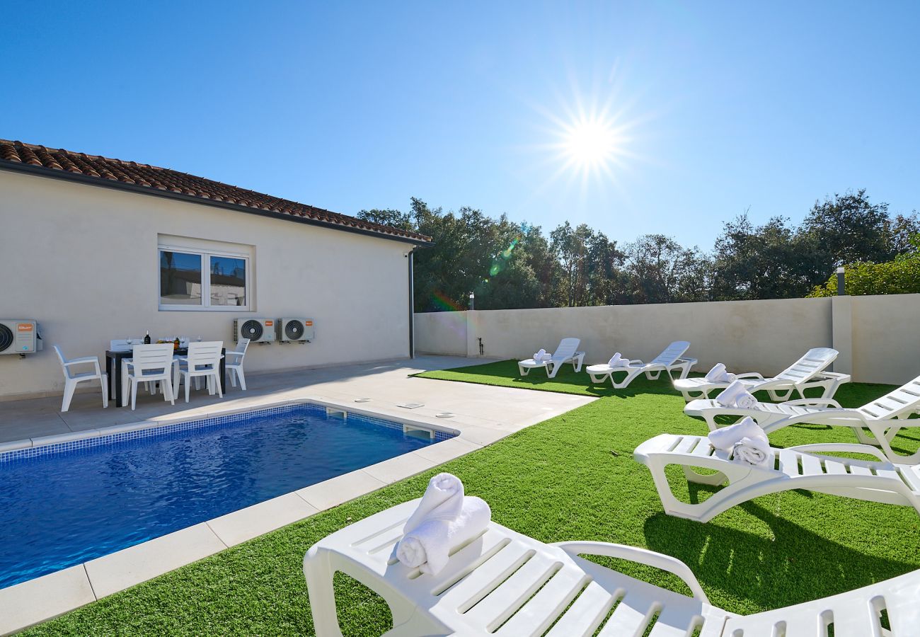 Villa à Vidreres - 2Bels02 - Charmante maison avec piscine pour 6 personnes